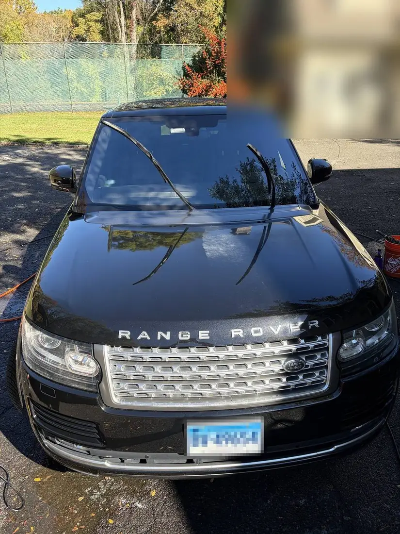 Black Range Rover front after paint correction and Gyeon ceramic coating
